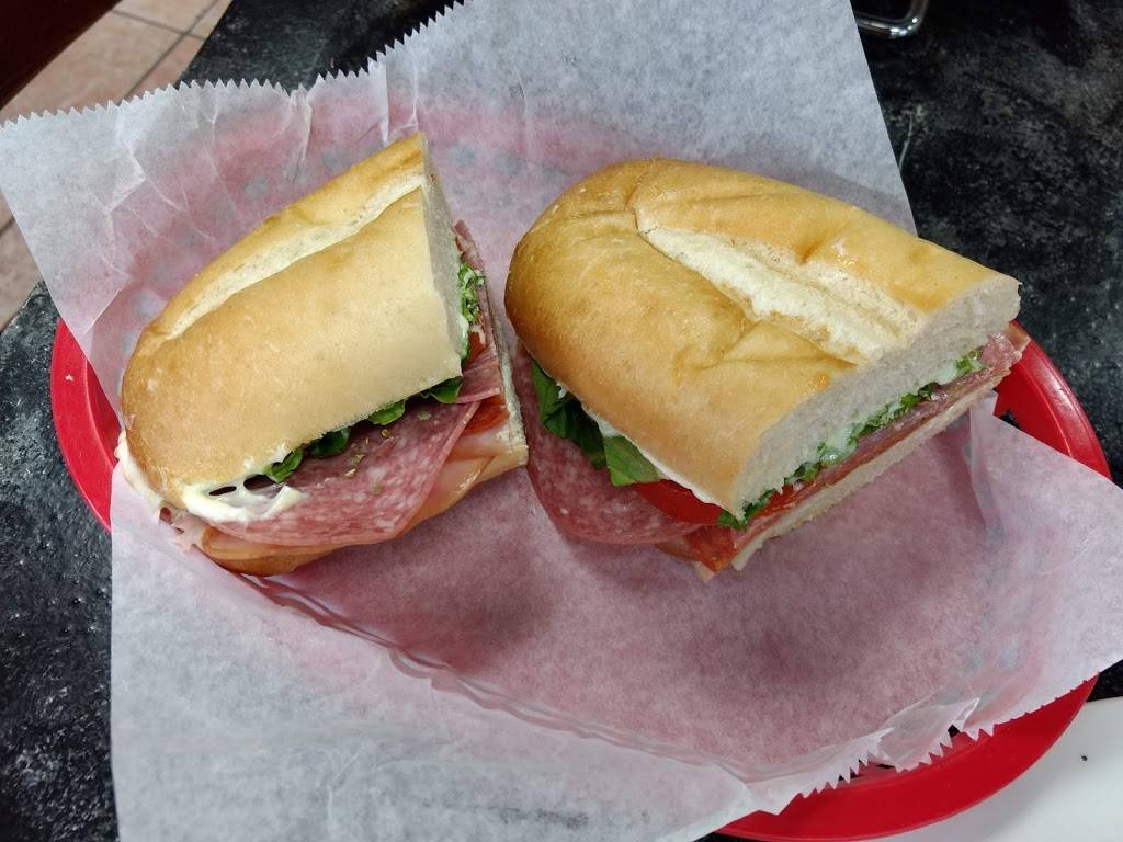 Kobies Hot dogs & Pizzeria | restaurant | 1810 N Delany Rd suite a, Gurnee, IL 60031, USA | 8476727733 OR +1 847-672-7733