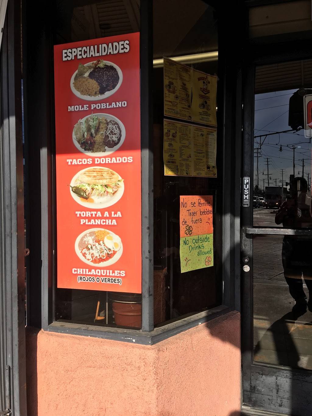 Rockys Tacos | restaurant | 3501 E 1st St, Los Angeles, CA 90063, USA | 3232604642 OR +1 323-260-4642