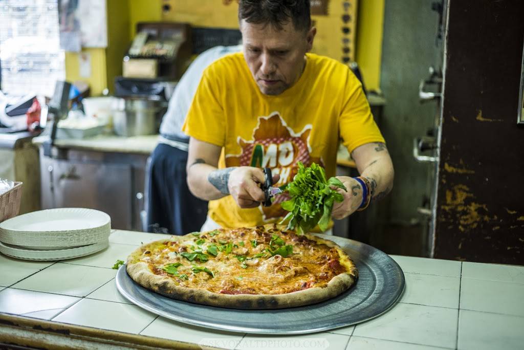 Di Fara Pizza | meal takeaway | 1424 Avenue J, Brooklyn, NY 11230, USA | 7182581367 OR +1 718-258-1367