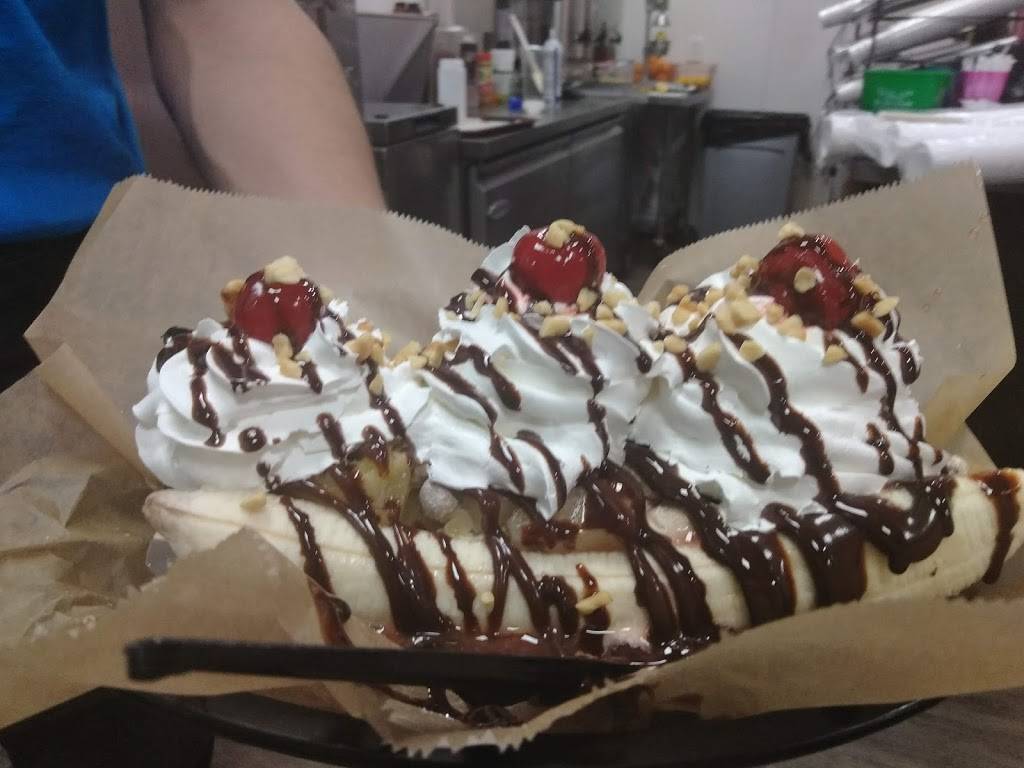 Hwy 55 Burgers Shakes & Fries | restaurant | 7600 Kingston Pike, Knoxville, TN 37919, USA | 8653335085 OR +1 865-333-5085