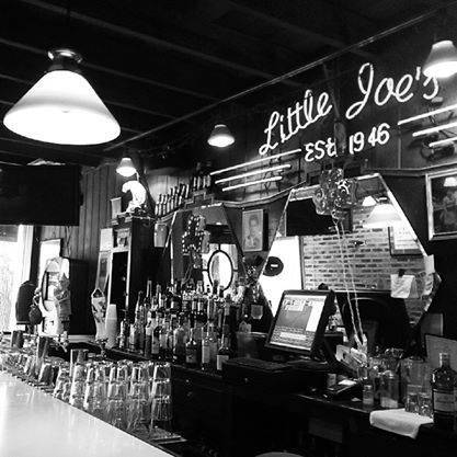Little Joes | night club | 1041 W Taylor St, Chicago, IL 60607, USA | 3122434233 OR +1 312-243-4233