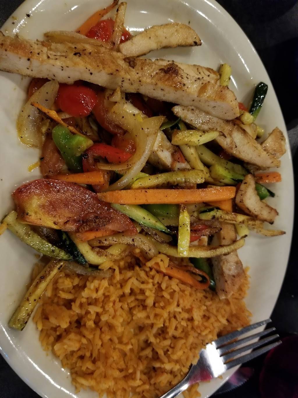 Dos Leones | restaurant | 2208 TX-16, Graham, TX 76450, USA | 9405493663 OR +1 940-549-3663