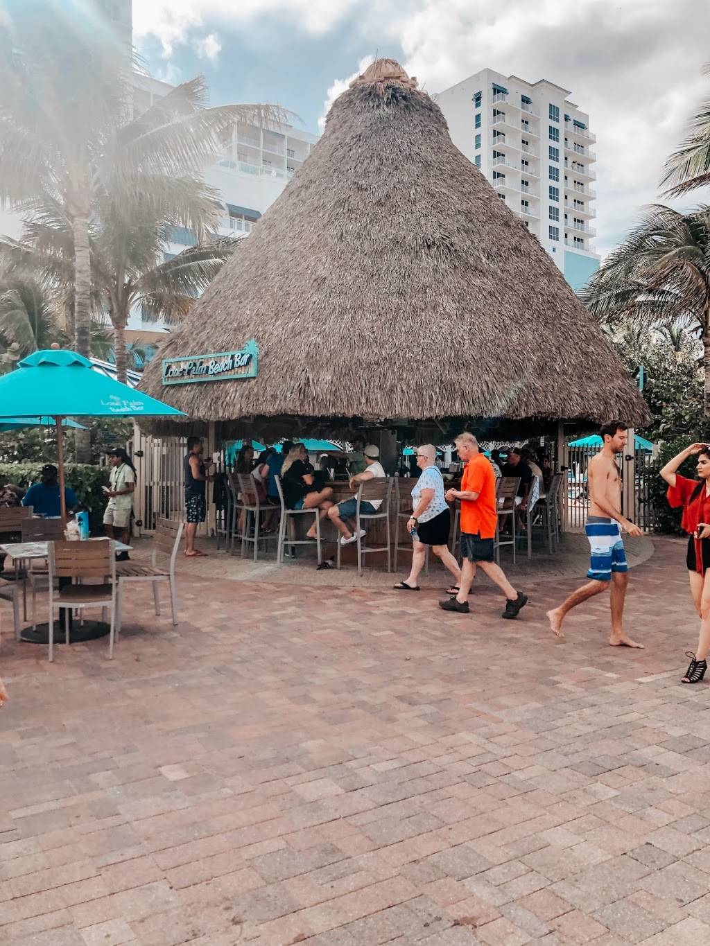 Lone Palm Beach Bar | restaurant | 1111 N Ocean Dr, Hollywood, FL 33019, USA | 9548744444 OR +1 954-874-4444