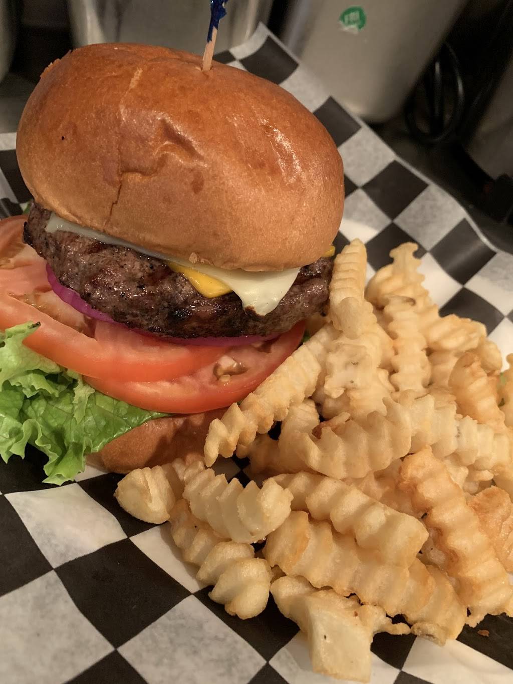 Boston Tavern | restaurant | 389 W Center St, West Bridgewater, MA 02379, USA | 5085830013 OR +1 508-583-0013