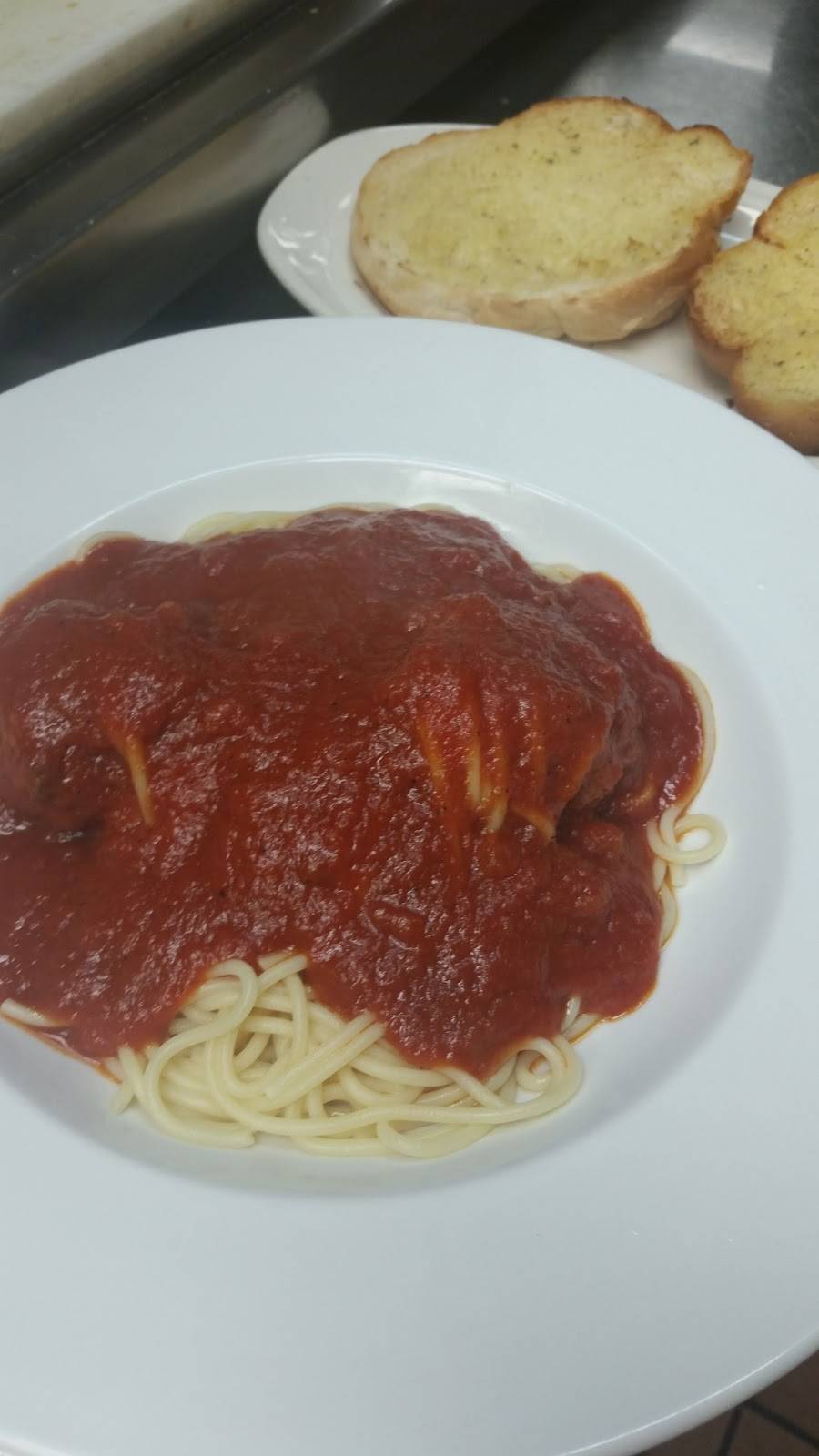 Marias Italian Restaurant | restaurant | 586 145th Ave, Caledonia, MI 49316, USA | 6168919571 OR +1 616-891-9571