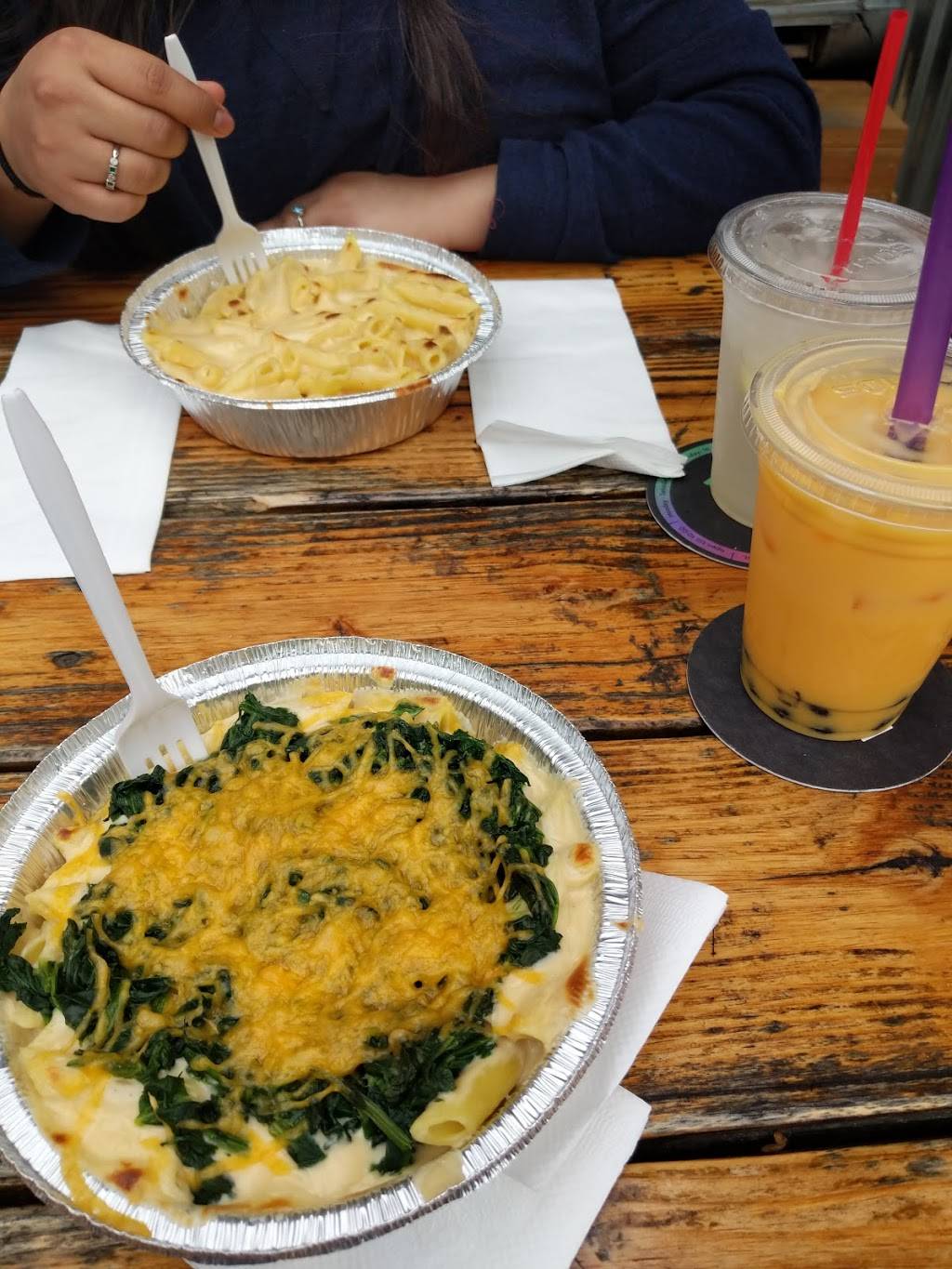 Herbs Mac and Cheese | restaurant | 4255 SE Belmont St, Portland, OR 97215, USA | 5036229090 OR +1 503-622-9090