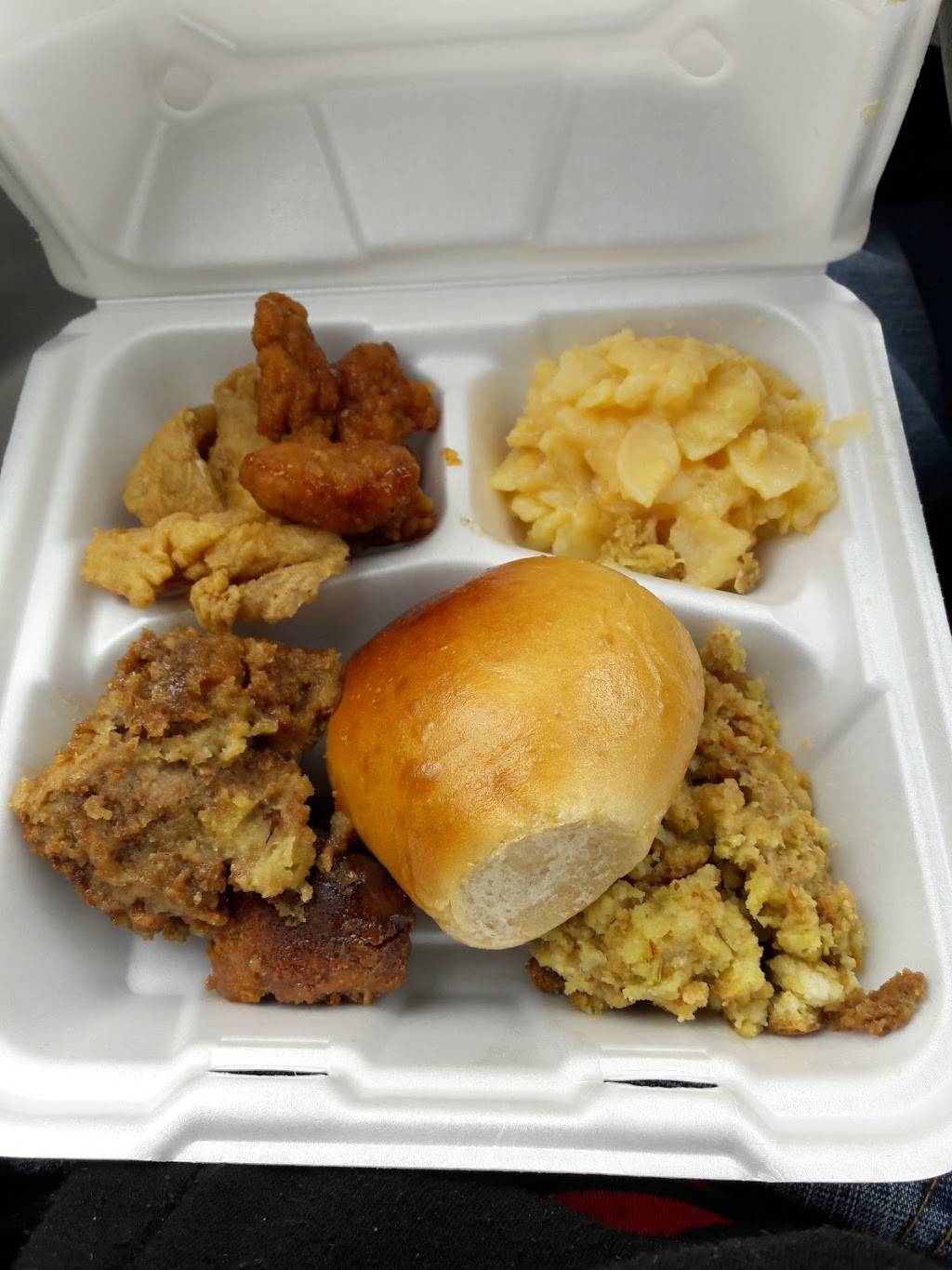 Ponderosa | restaurant | 3875 S High St, Columbus, OH 43207, USA | 6144917552 OR +1 614-491-7552