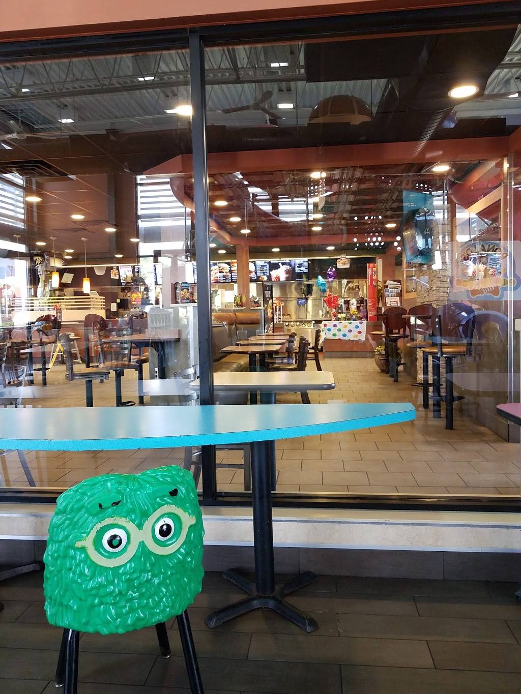 McDonalds | cafe | 1706 Elkhart Rd, Goshen, IN 46526, USA | 5745331271 OR +1 574-533-1271