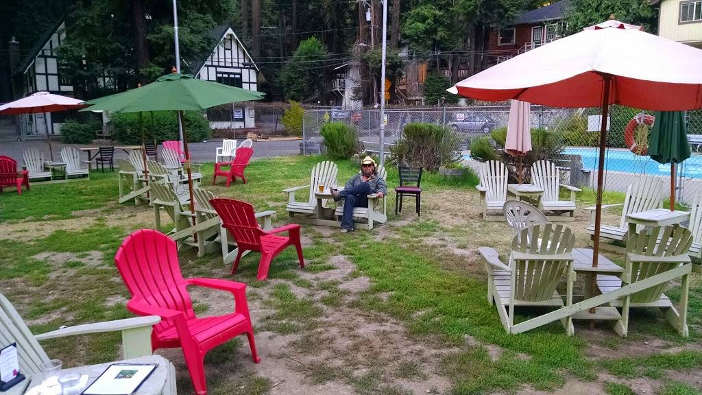 Rio Nido Roadhouse | restaurant | 14540 Canyon 2 Rd, Rio Nido, CA 95471, USA | 7078690821 OR +1 707-869-0821