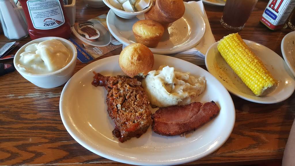 Cracker Barrel Old Country Store | restaurant | 2340 Post Dr, Indianapolis, IN 46219, USA | 3178971042 OR +1 317-897-1042