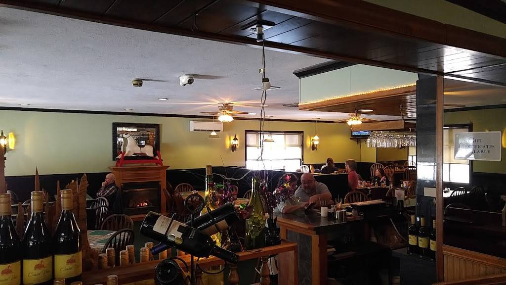 Carriage House Restaurant | restaurant | 660 Spring St, Winchendon, MA 01475, USA | 9782971089 OR +1 978-297-1089