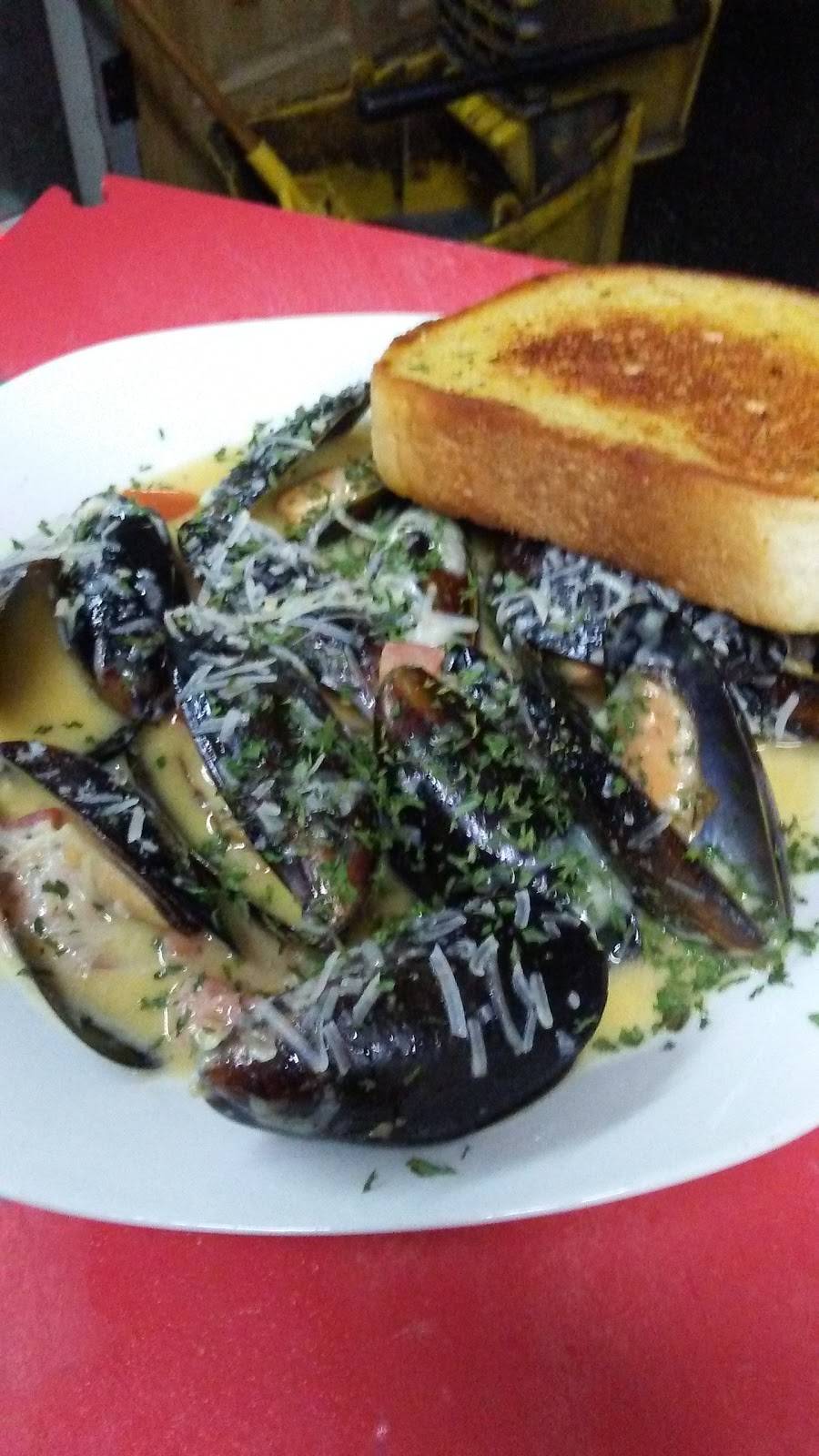 Choices Luxury Lounge | night club | 26159 Euclid Ave, Euclid, OH 44132, USA | 2162612211 OR +1 216-261-2211