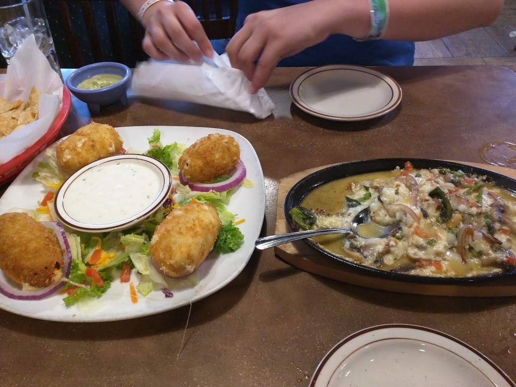 Los Cucos Mexican Restaurant | restaurant | 1310 E Common St, New Braunfels, TX 78130, USA | 8306248770 OR +1 830-624-8770