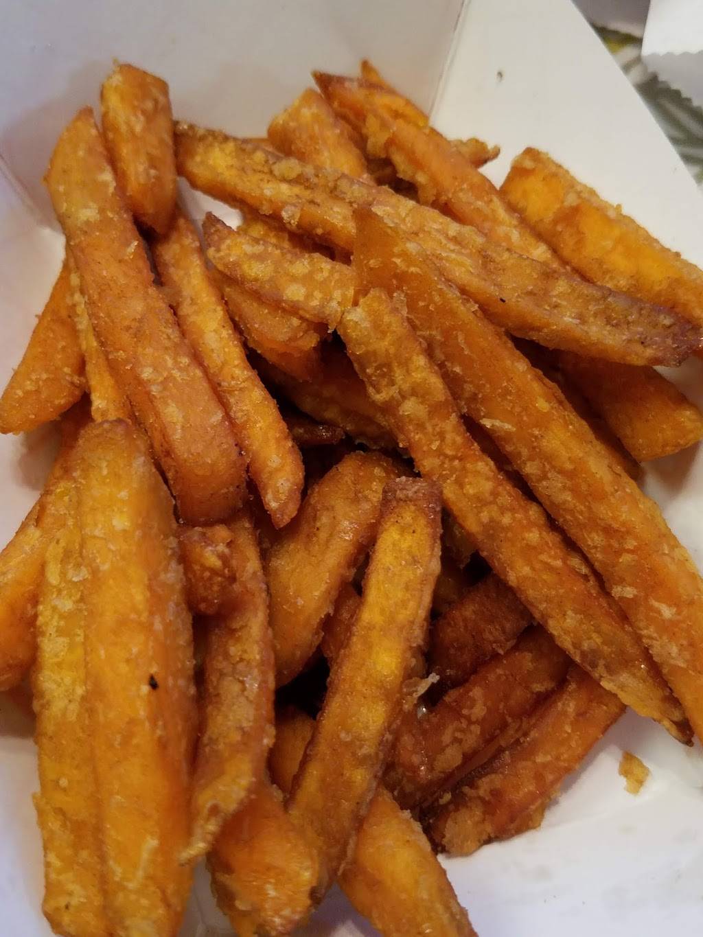 Poyoteca | restaurant | 14921 Fallsgrove Blvd, Rockville, MD 20850, USA | 2403868234 OR +1 240-386-8234