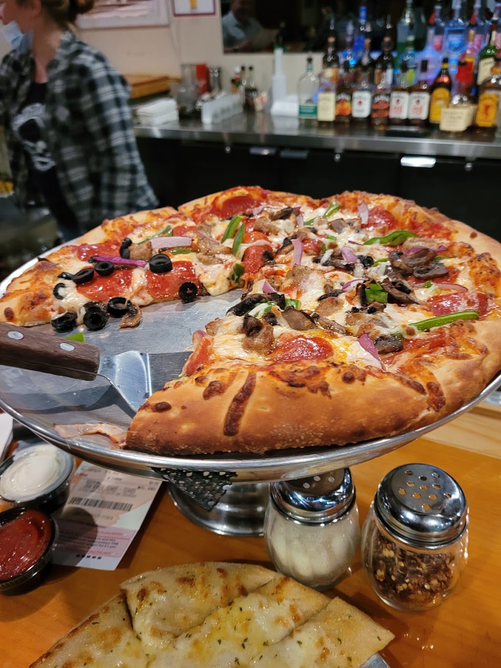 Backwoods Bar & Grill of Burt | restaurant | 12201 Albee Rd, Burt, MI 48417, USA | 9897704311 OR +1 989-770-4311