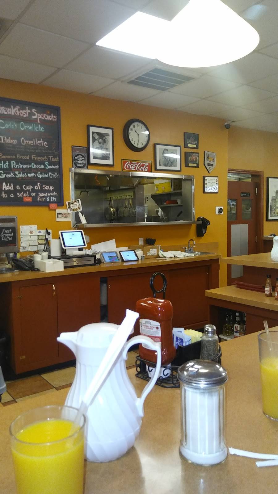 Mikos Cafe | restaurant | 912 Crescent St, Brockton, MA 02302, USA | 5082326754 OR +1 508-232-6754