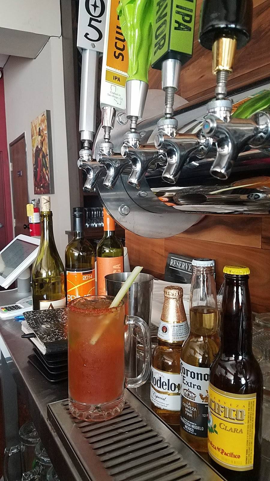 Delucia Bar | restaurant | 14123 Garfield Ave Gastropub, Paramount, CA 90723, USA | 5627887689 OR +1 562-788-7689