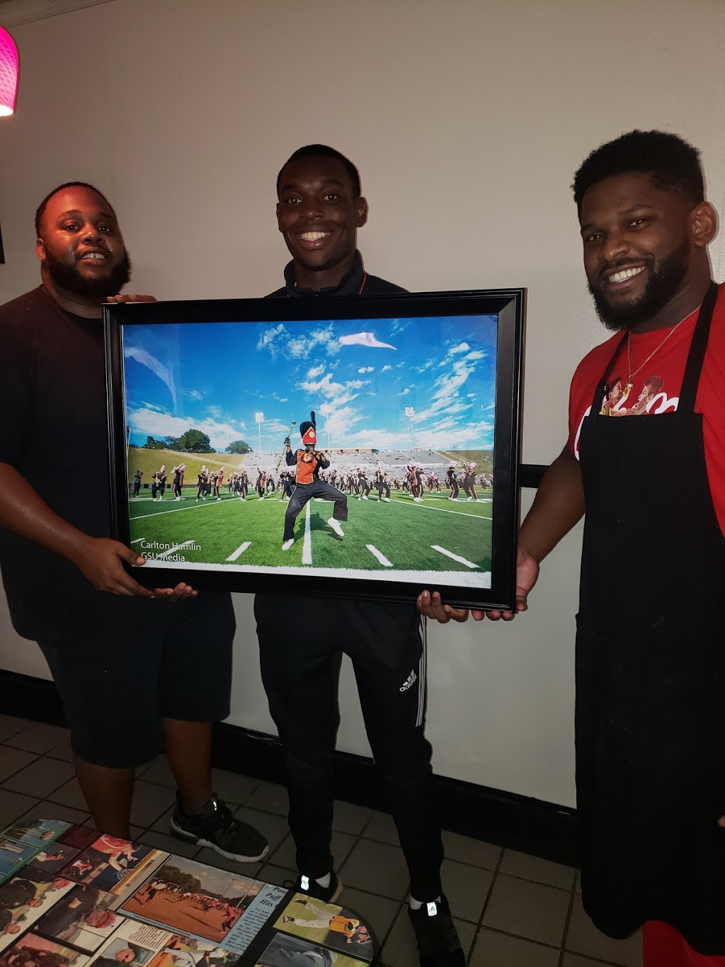 WhoMadeMeDoIt Wings & Poboys | restaurant | 323 Main St, Grambling, LA 71245, USA | 3182748300 OR +1 318-274-8300