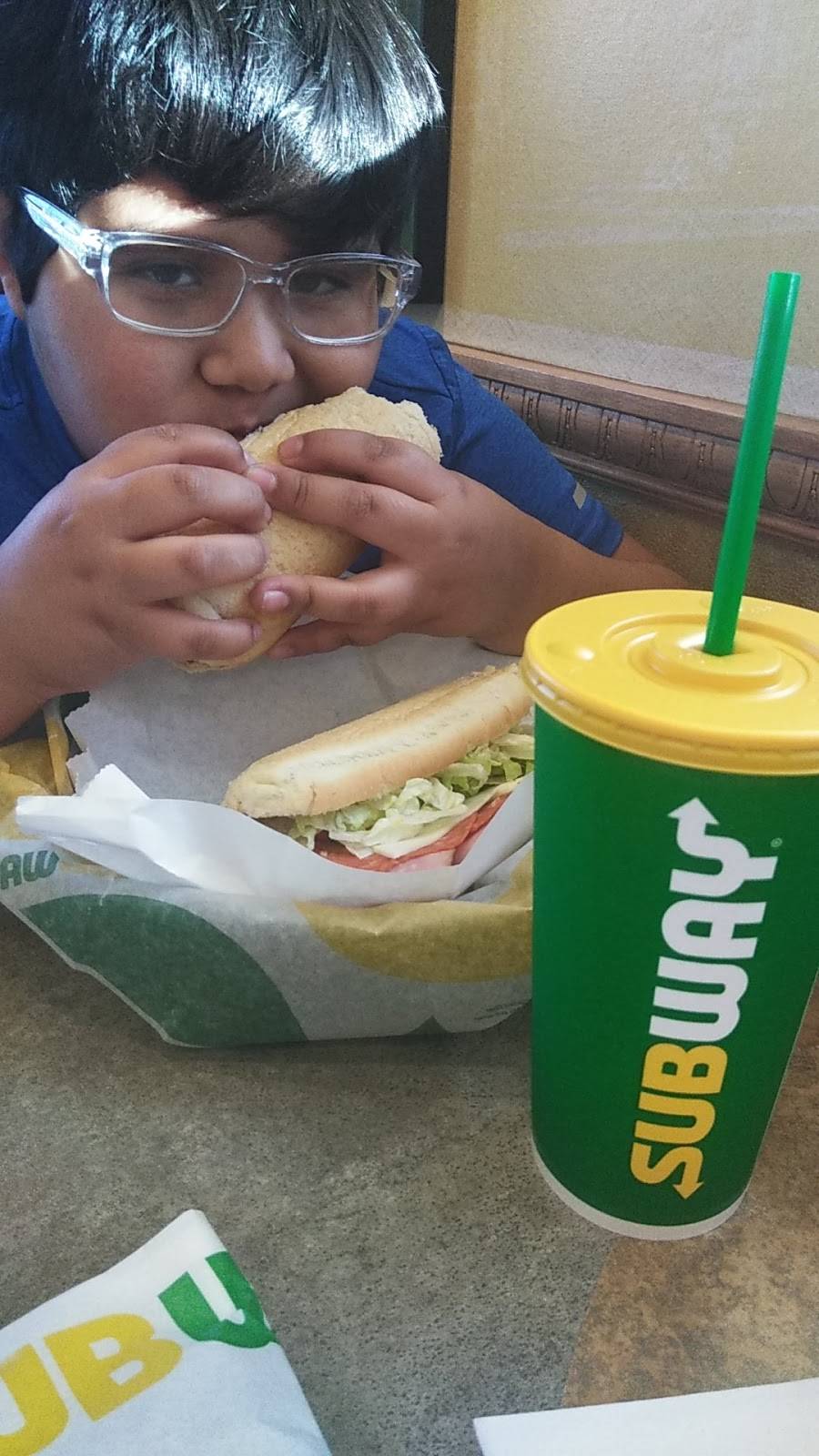Subway | restaurant | 5415 Dyer St, El Paso, TX 79904, USA | 9155640593 OR +1 915-564-0593