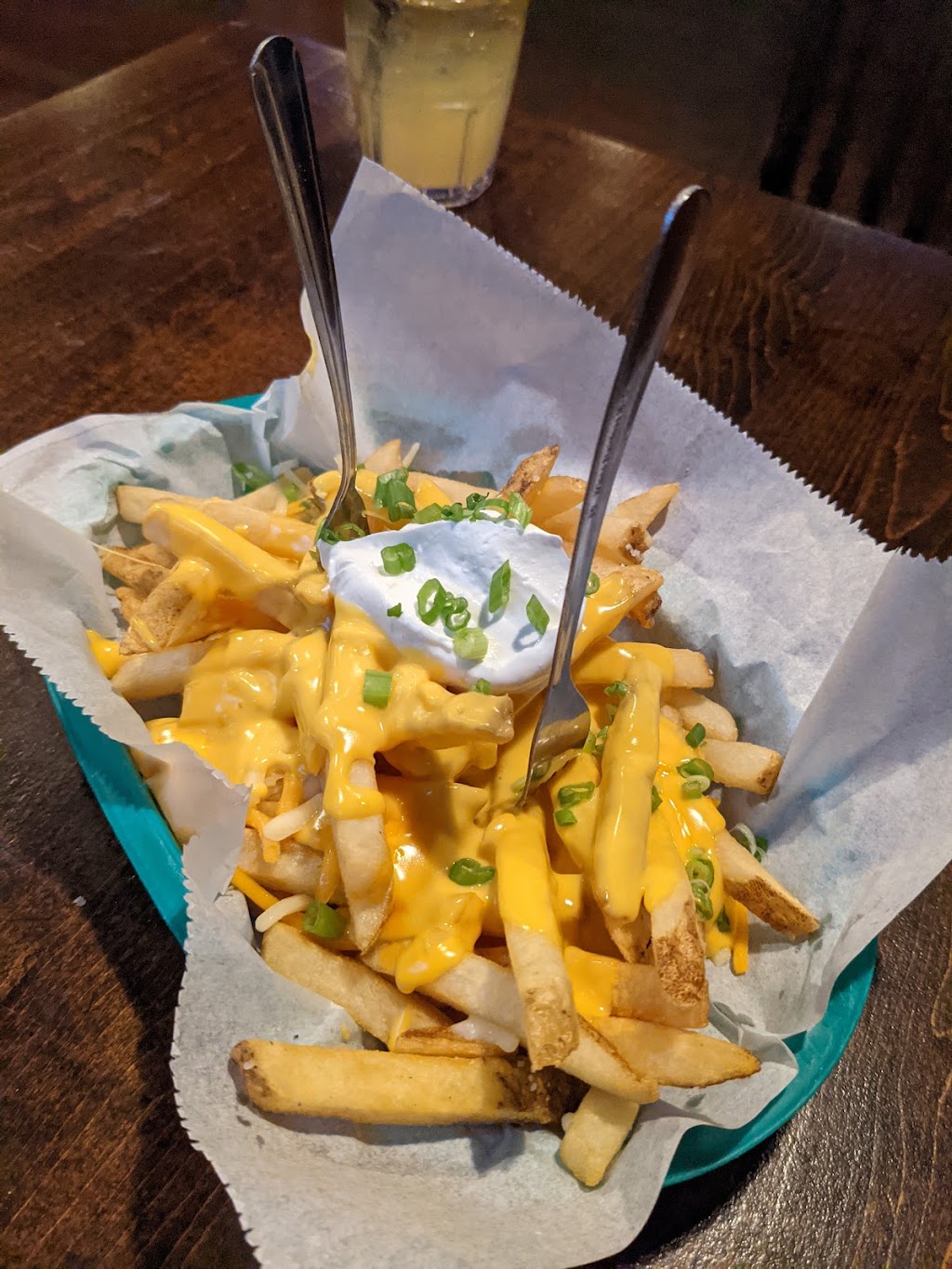 Bleacher Bar | restaurant | 82A Lansdowne St, Boston, MA 02215, USA | 6172622424 OR +1 617-262-2424