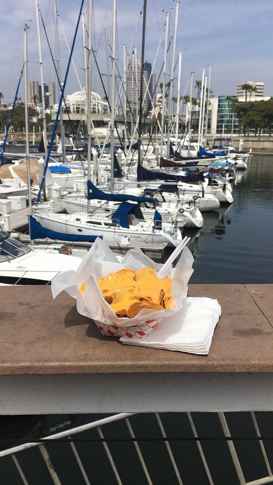 Tugboat Petes Hot Dog Stand | restaurant | 421 Shoreline Village Dr, Long Beach, CA 90802, USA | 5624364919 OR +1 562-436-4919