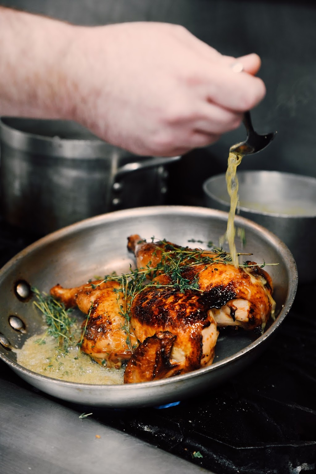 BLU HWY | restaurant | 5070 Main St, Kansas City, MO 64112, USA | 8163575070 OR +1 816-357-5070