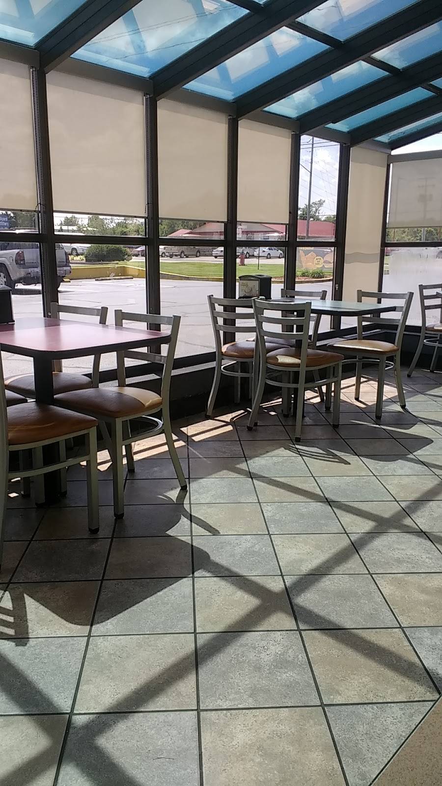 Hardees | restaurant | 1116 Huntsville Hwy, Fayetteville, TN 37334, USA | 9314334752 OR +1 931-433-4752