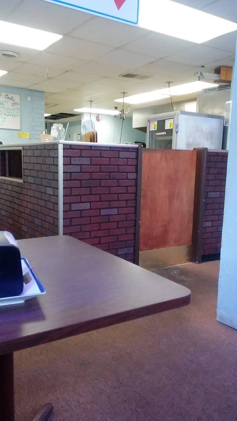 Great White Fish Chicken | restaurant | 4200 Kalamazoo Ave SE, Grand Rapids, MI 49508, USA | 6164522565 OR +1 616-452-2565