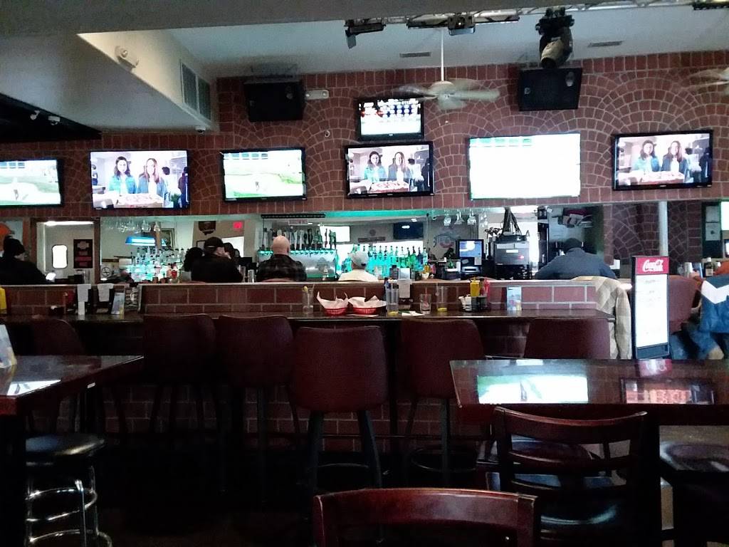 Basement at the Lakes | restaurant | 3420 Manchester Rd, Akron, OH 44319, USA | 3306444000 OR +1 330-644-4000