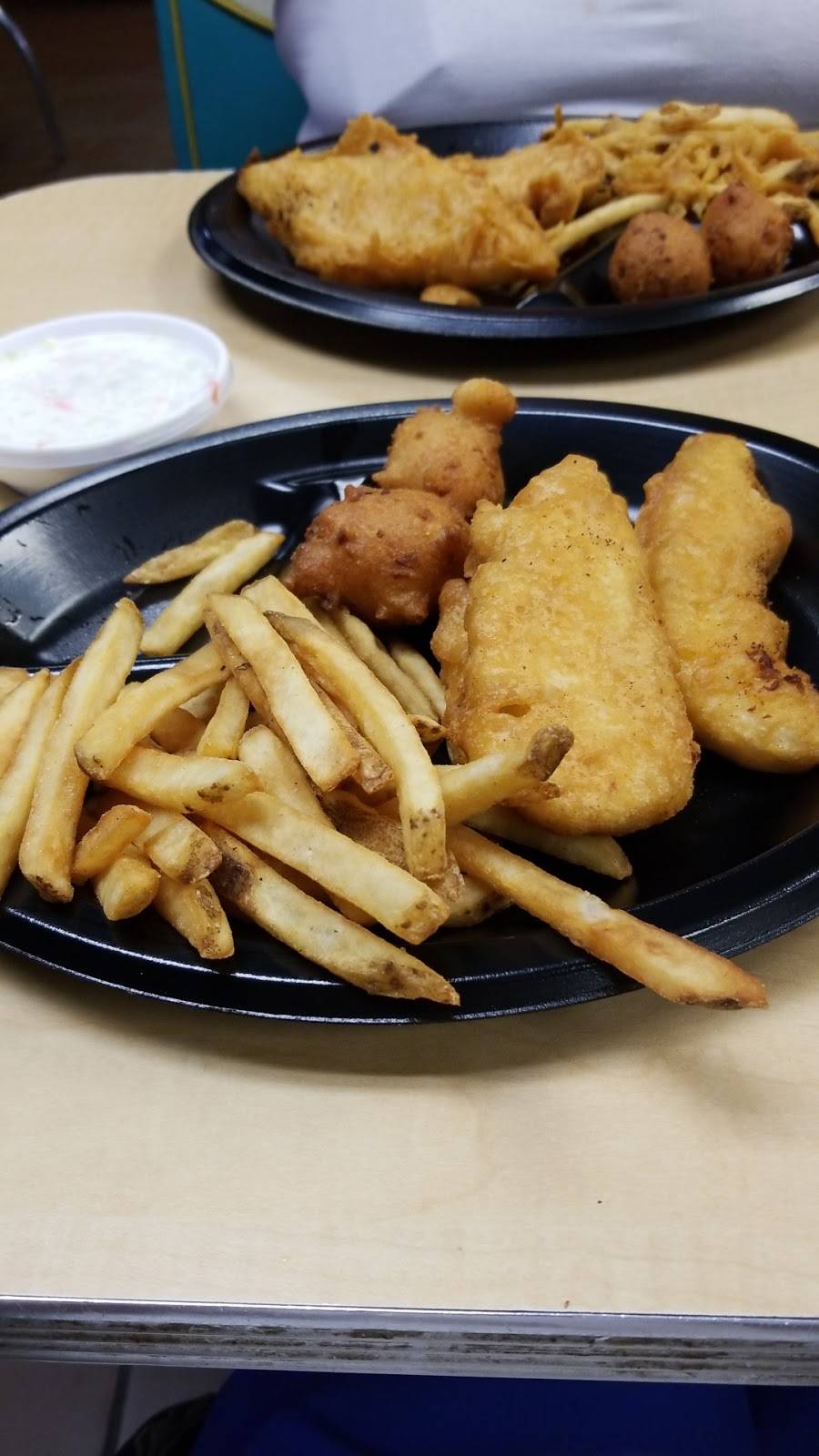 Long John Silvers | restaurant | 100 Tarentum Bridge Rd, New Kensington, PA 15068, USA | 7243351500 OR +1 724-335-1500