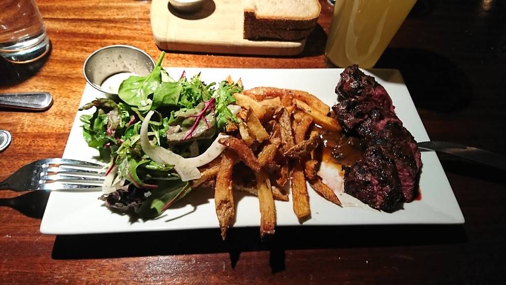 Bridge House Restaurant | restaurant | 49 Bridgeport Ave, Milford, CT 06460, USA | 2038782800 OR +1 203-878-2800