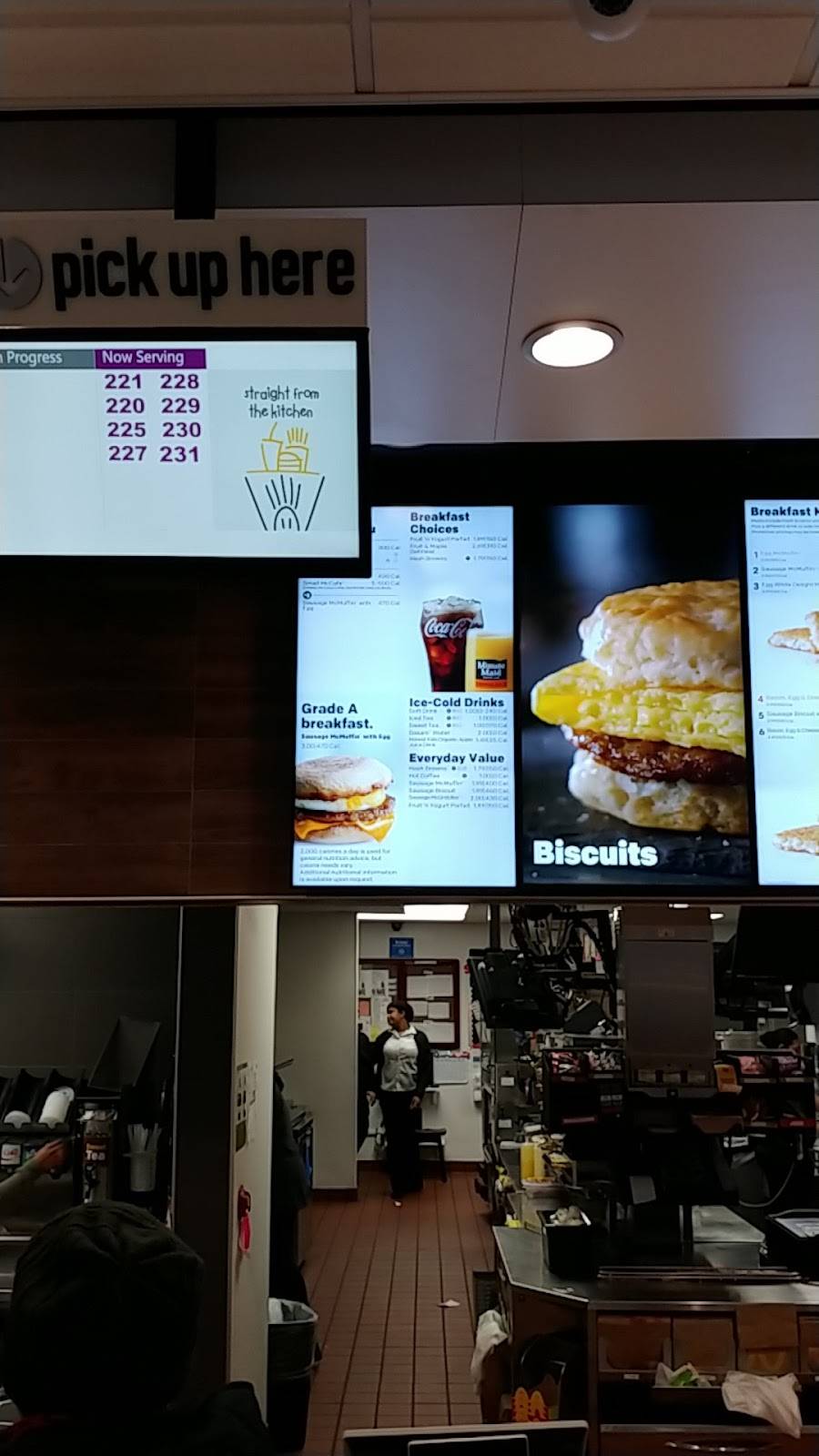 McDonalds | cafe | 925 Hunts Point Ave, Bronx, NY 10459, USA | 7182158275 OR +1 718-215-8275