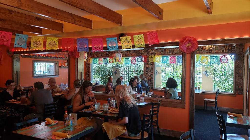 El Gato Negro - Lakeview | restaurant | 300 Harrison Ave, New Orleans, LA 70124, USA | 5044880107 OR +1 504-488-0107