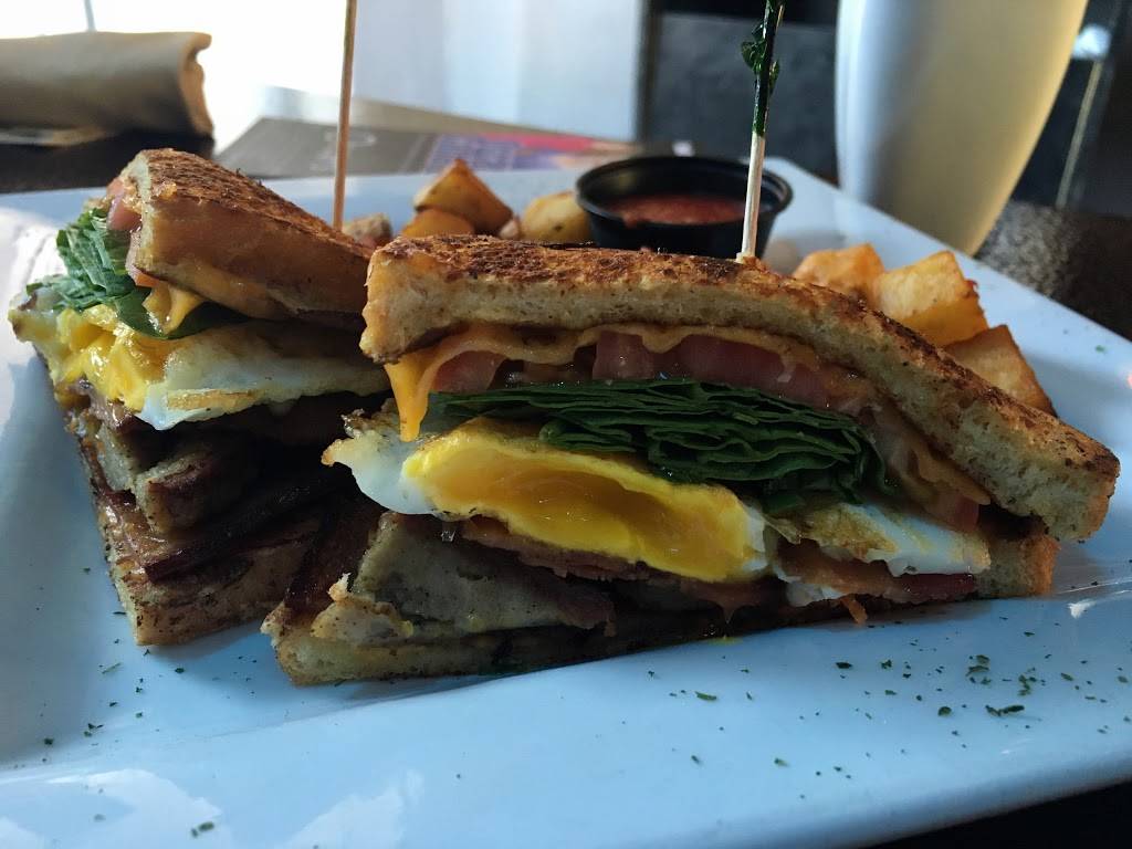 Oscars Cafe & Bar | restaurant | 125 E Tahquitz Canyon Way #108, Palm Springs, CA 92262, USA | 7603251188 OR +1 760-325-1188