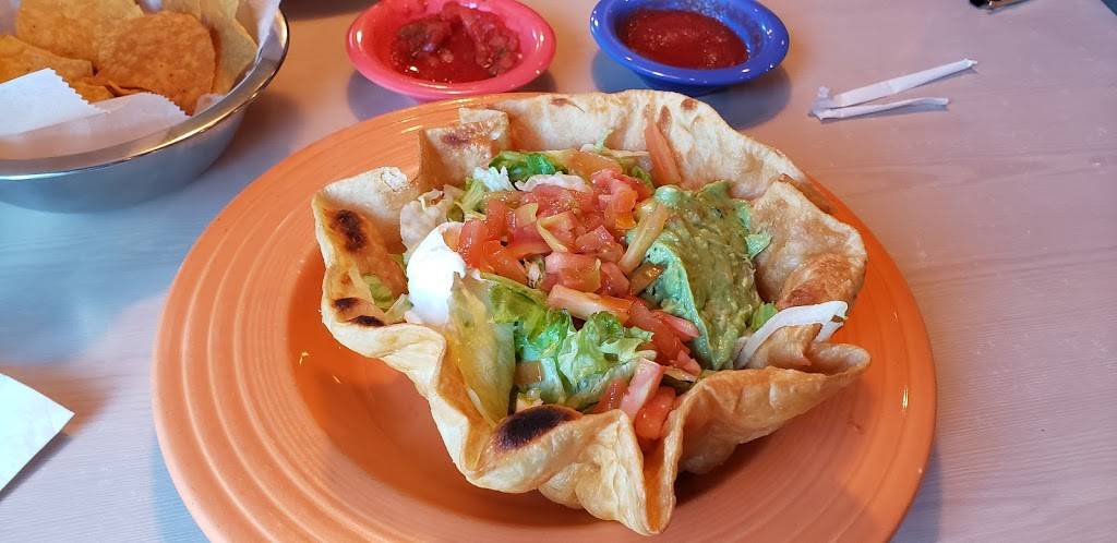 Dos Reales Mexican Restaurant | restaurant | 8841 W 75th St, Overland Park, KS 66204, USA | 9133411046 OR +1 913-341-1046