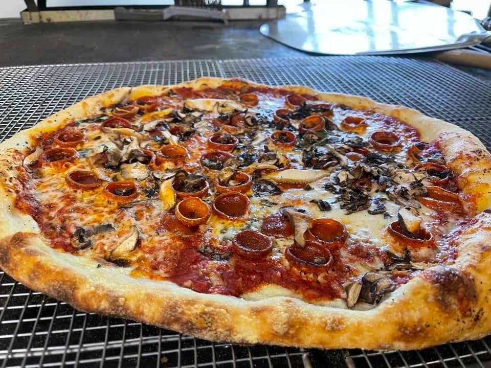 Sumas Pizzeria | restaurant | 725 Cherry St, Sumas, WA 98295, USA | 3608125680 OR +1 360-812-5680