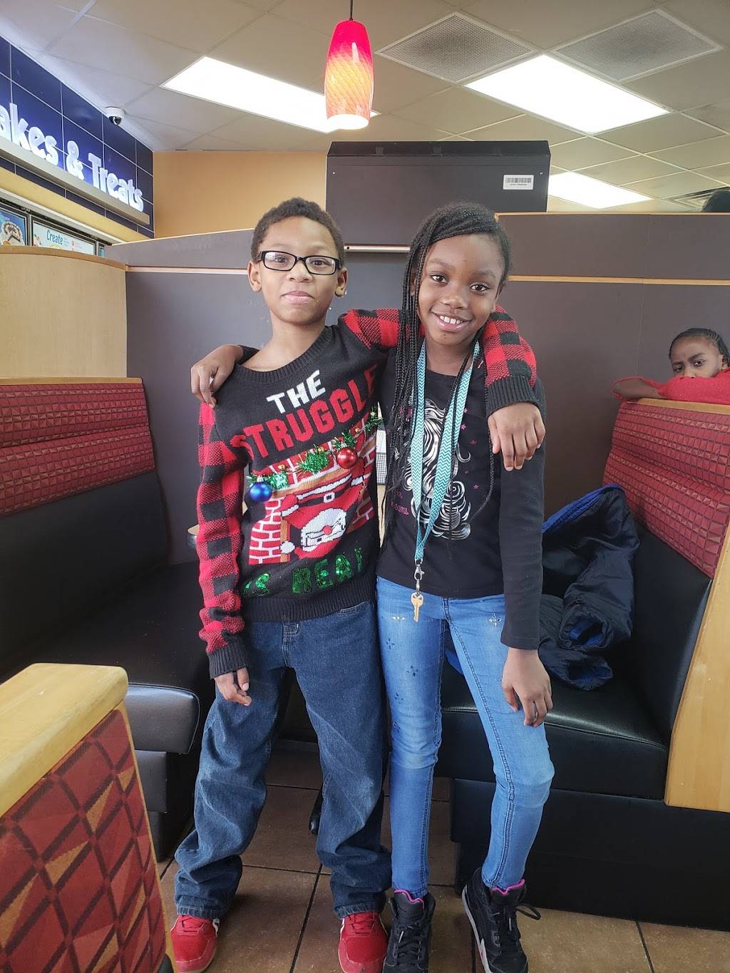 Dairy Queen Grill & Chill | restaurant | 2411 Old Country Inn Dr, Caseyville, IL 62232, USA | 6184895122 OR +1 618-489-5122