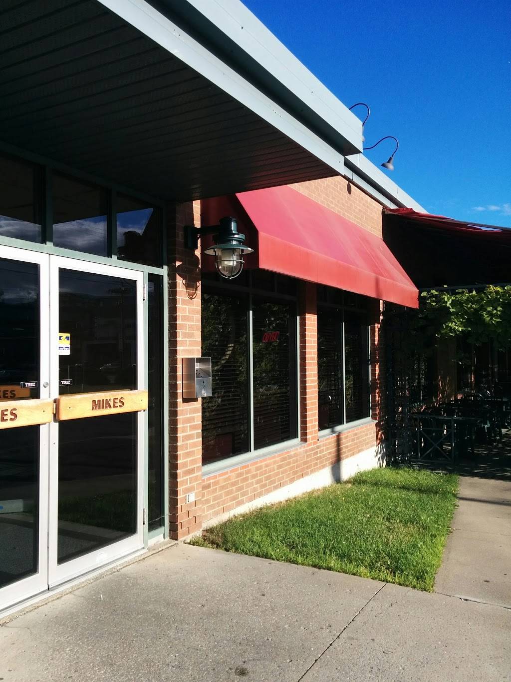 Mikes | restaurant | 1705 Rue King Ouest, Sherbrooke, QC J1J 2C8, Canada | 8195641090 OR +1 819-564-1090