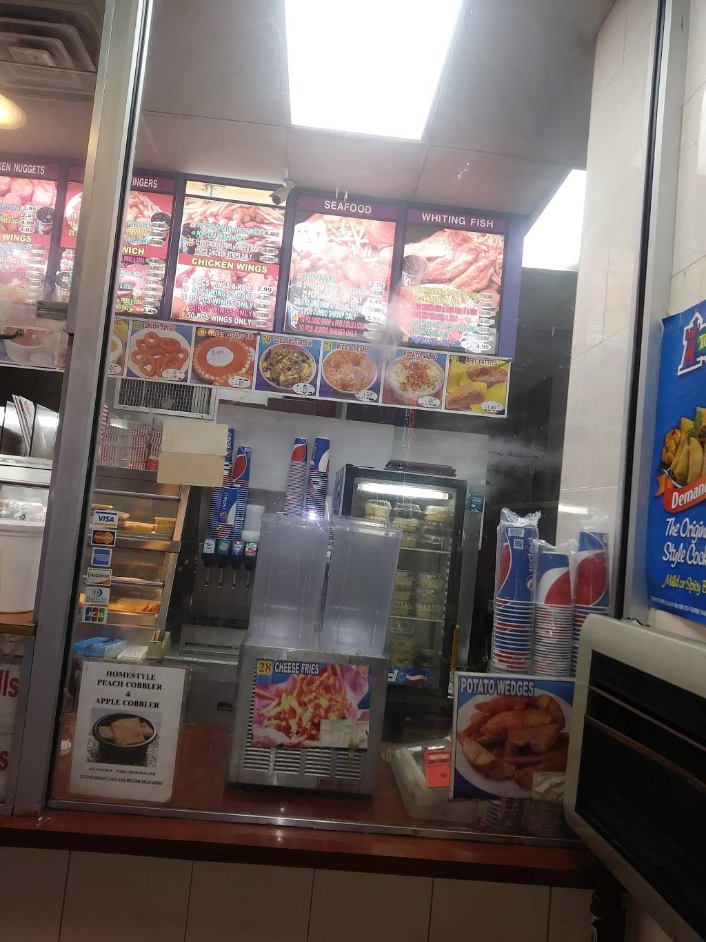 Crown Fried Chicken | restaurant | 1128 S Broad St, Philadelphia, PA 19146, USA | 2155469910 OR +1 215-546-9910