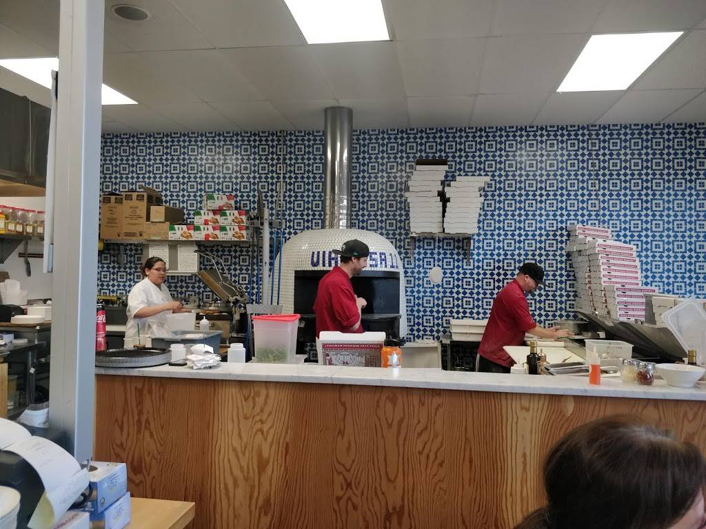 Via Rosa 11 Italian Kitchen | restaurant | 10320 NE Valley Rd, Bainbridge Island, WA 98110, USA | 2064514640 OR +1 206-451-4640