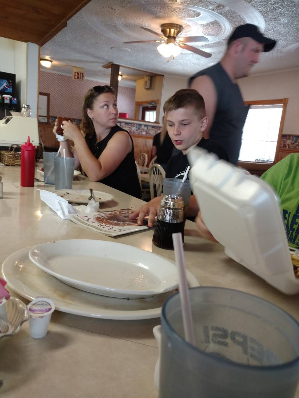 Olde 30 Inn | restaurant | 14 Main St, Hayesville, OH 44838, USA | 4193688414 OR +1 419-368-8414