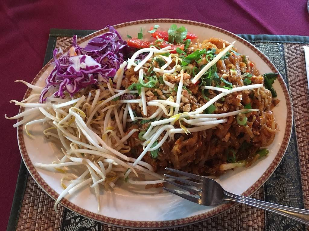 Sukhothai Restaurant | restaurant | 2134 Robertson Rd, Nepean, ON K2H 5Z1, Canada | 6138291010 OR +1 613-829-1010