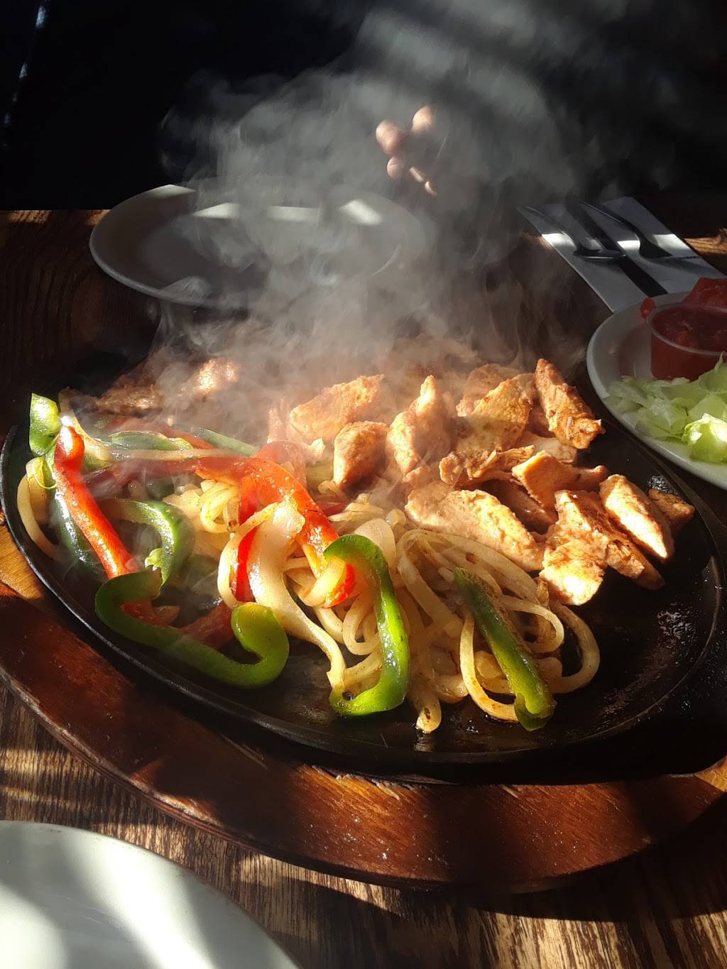 BJ Restaurant | restaurant | 118 Rue Church, Gatineau, QC J8L 1P1, Canada | 8199869161 OR +1 819-986-9161