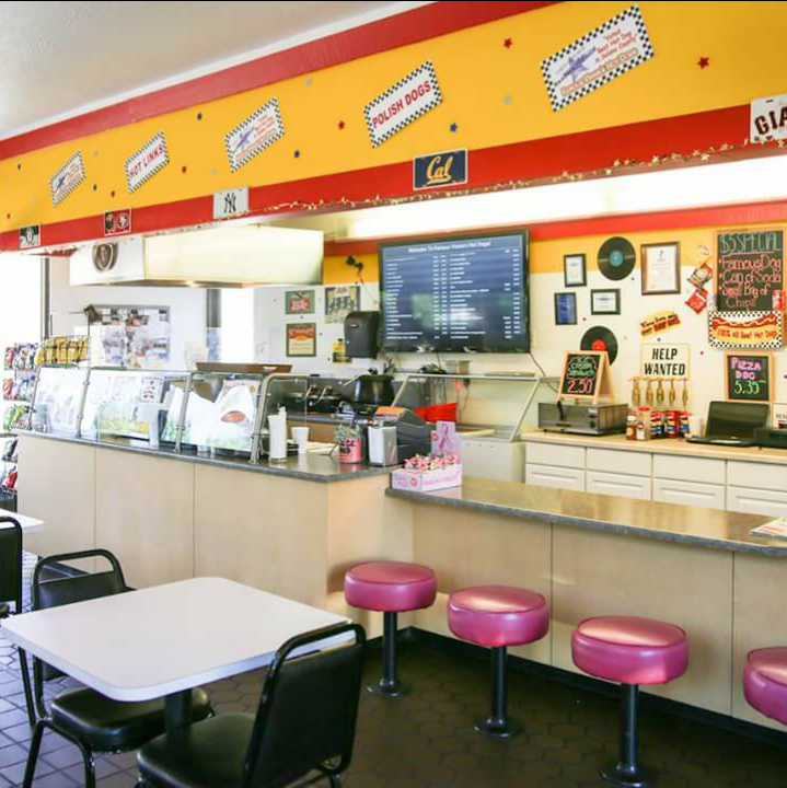 Famous Vinnies Hot Dogs | restaurant | 1708 W Texas St, Fairfield, CA 94533, USA | 7073841311 OR +1 707-384-1311