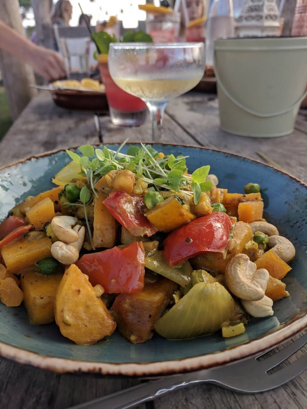 The Crows Nest | restaurant | 4 Old West Lake Dr, Montauk, NY 11954, USA | 6316682077 OR +1 631-668-2077