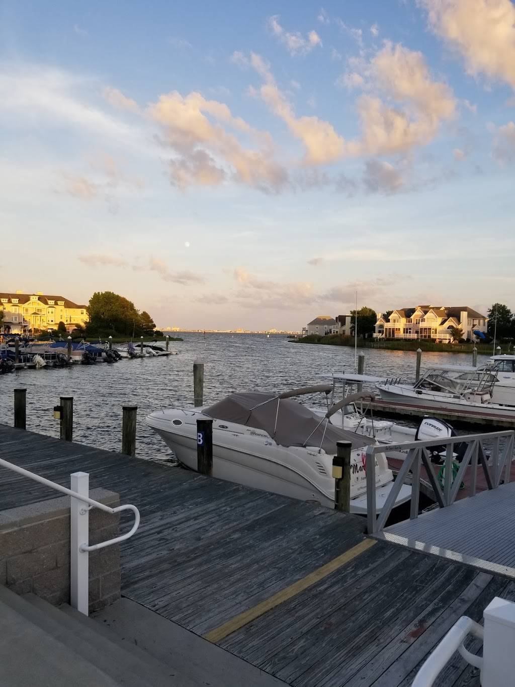 Ocean Pines Yacht Club & Marina | restaurant | 1 Mumford Landing Rd, Ocean Pines, MD 21811, USA | 4106417501 OR +1 410-641-7501