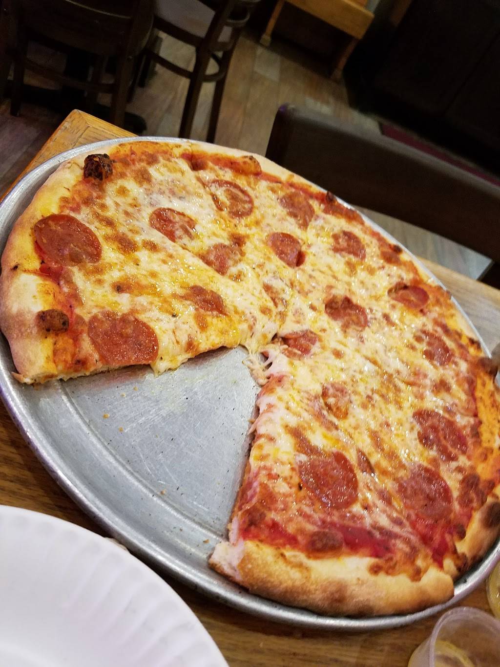 Santa Monica Pizza Kitchen | restaurant | 1318 Wilshire Blvd, Santa Monica, CA 90403, USA | 3103934554 OR +1 310-393-4554