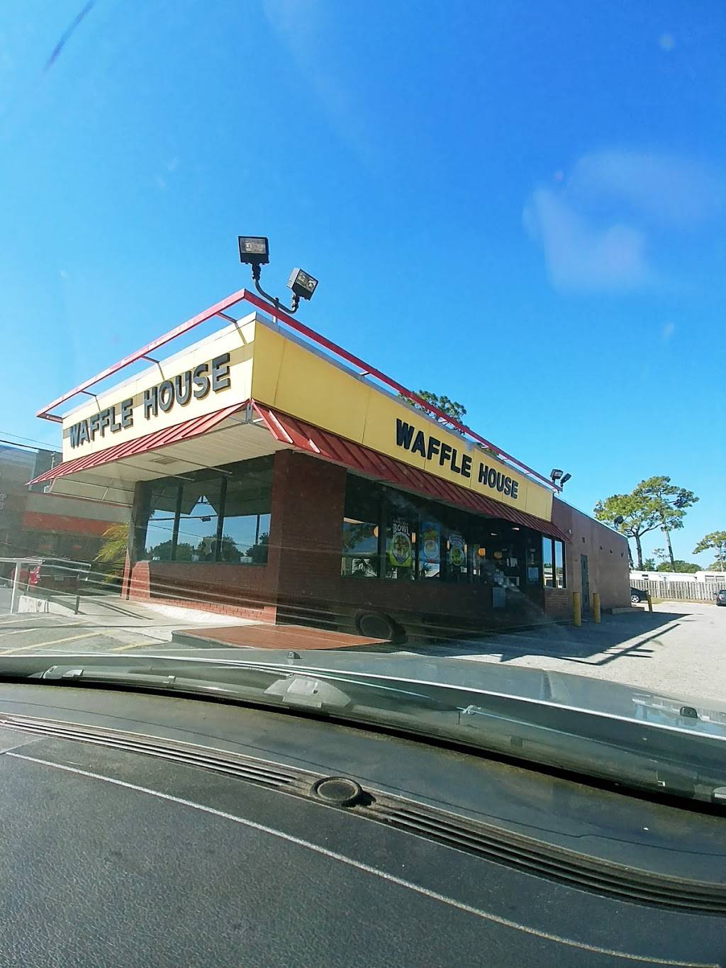 Waffle House | meal takeaway | 40084 US Hwy 19 N, Tarpon Springs, FL 34689, USA | 7279385348 OR +1 727-938-5348