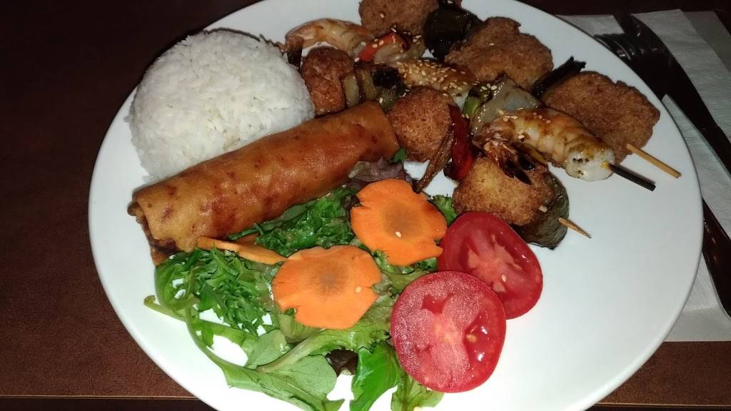 Chez Kim | restaurant | 4826 Boulevard des Laurentides, Laval, QC H7K 2J5, Canada | 4506252658 OR +1 450-625-2658