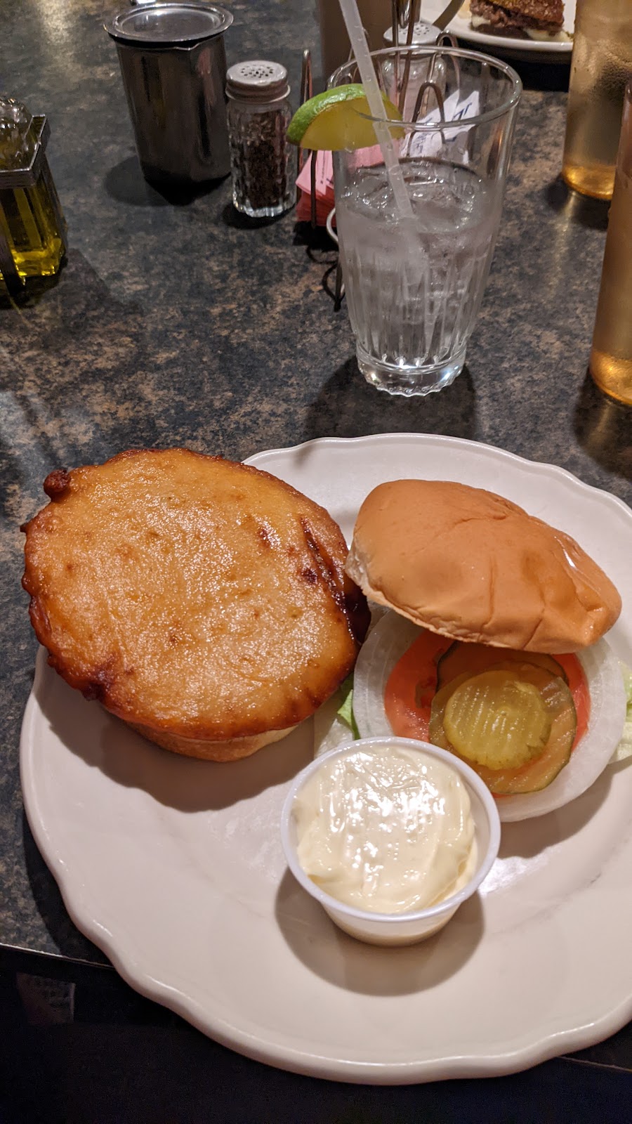 Gusicks Restaurant | night club | 760 S 20th St W, Billings, MT 59102, USA | 4066525441 OR +1 406-652-5441